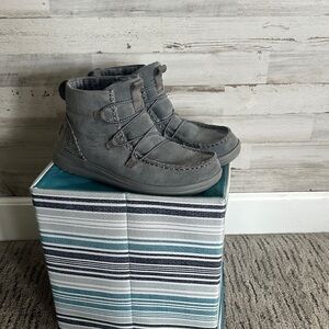 Hey Dude Gray Women’s Shoes